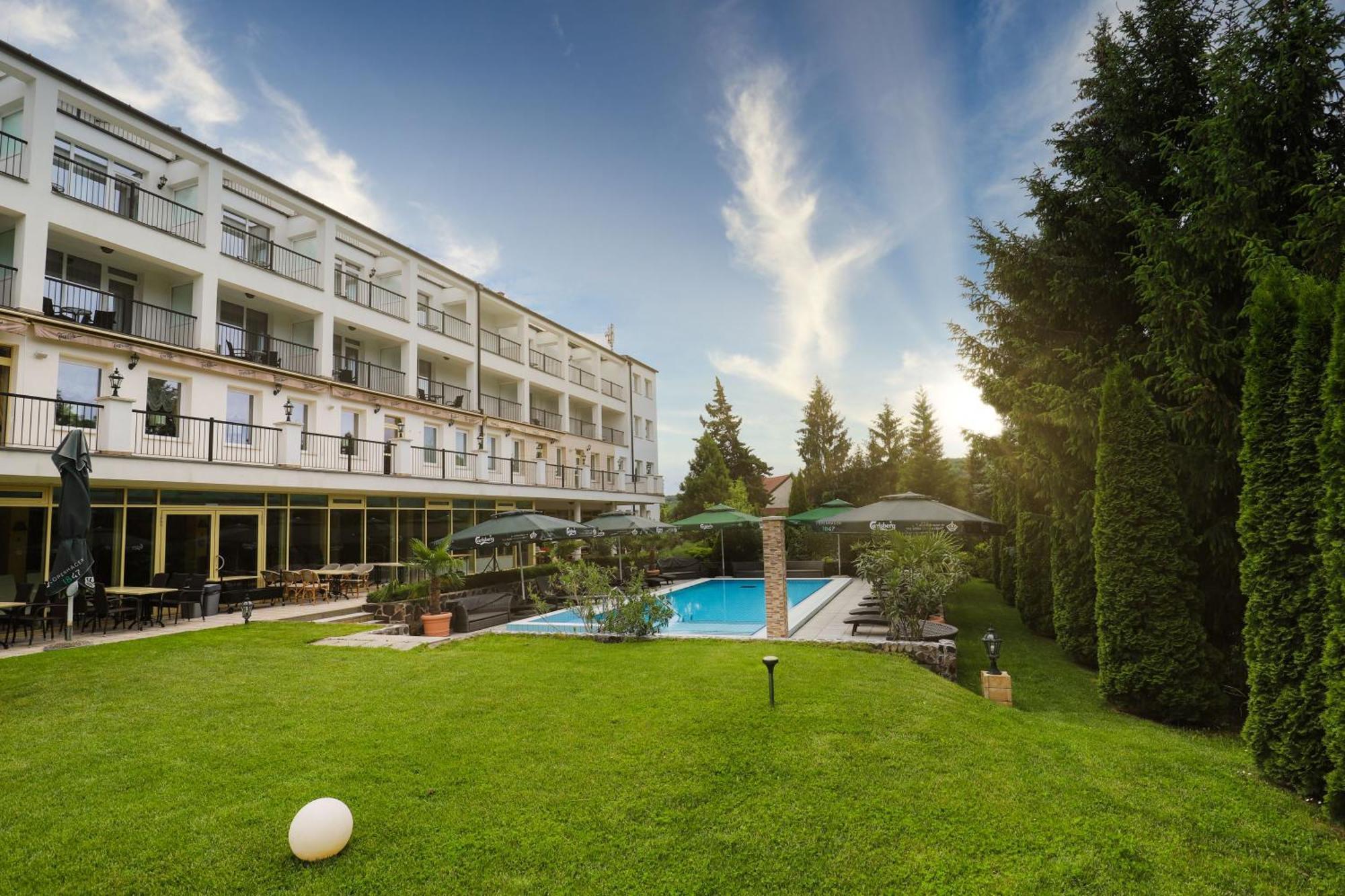 Calimbra Wellness Hotel Superior Miskolc Exteriör bild