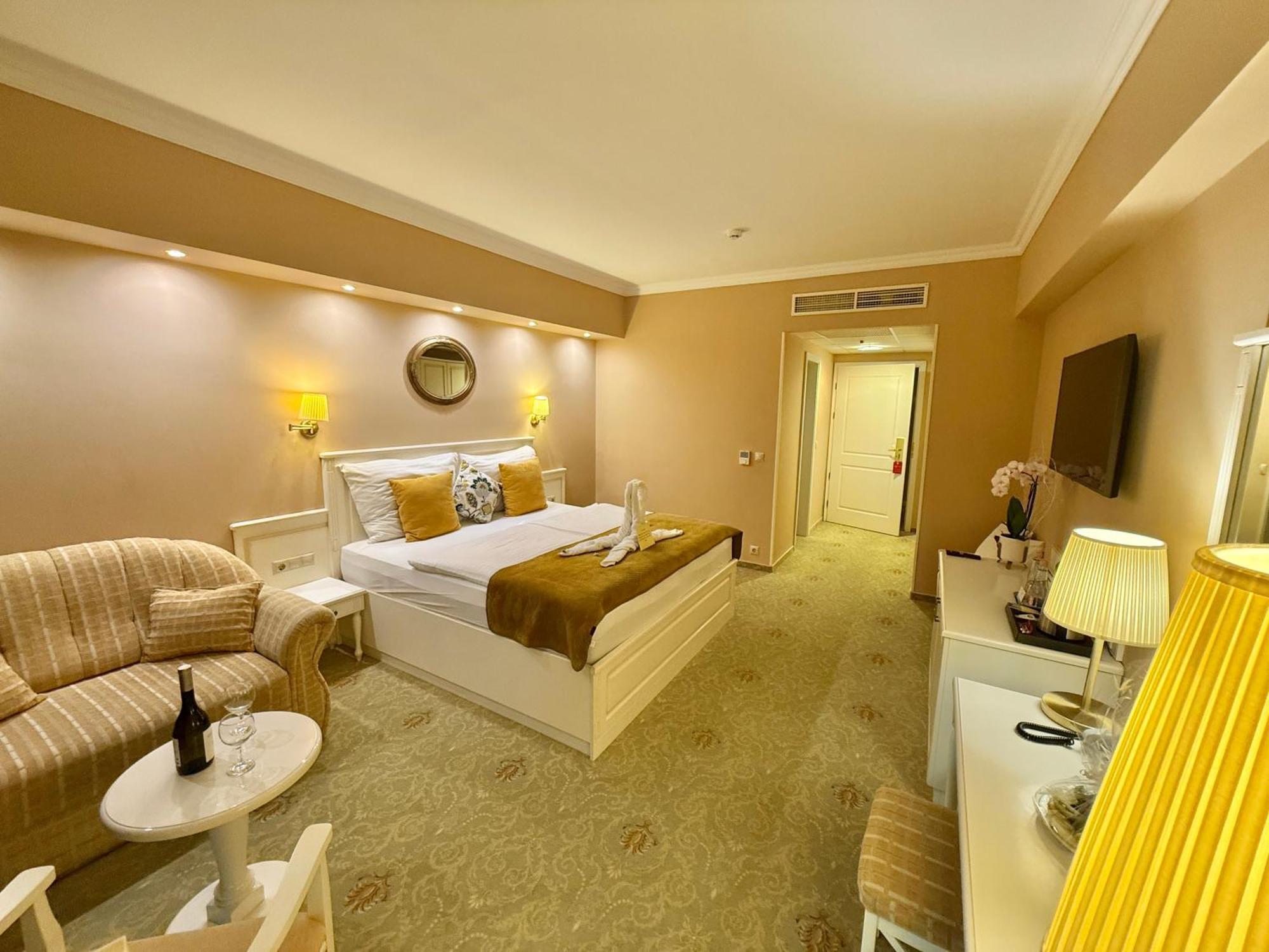 Calimbra Wellness Hotel Superior Miskolc Exteriör bild