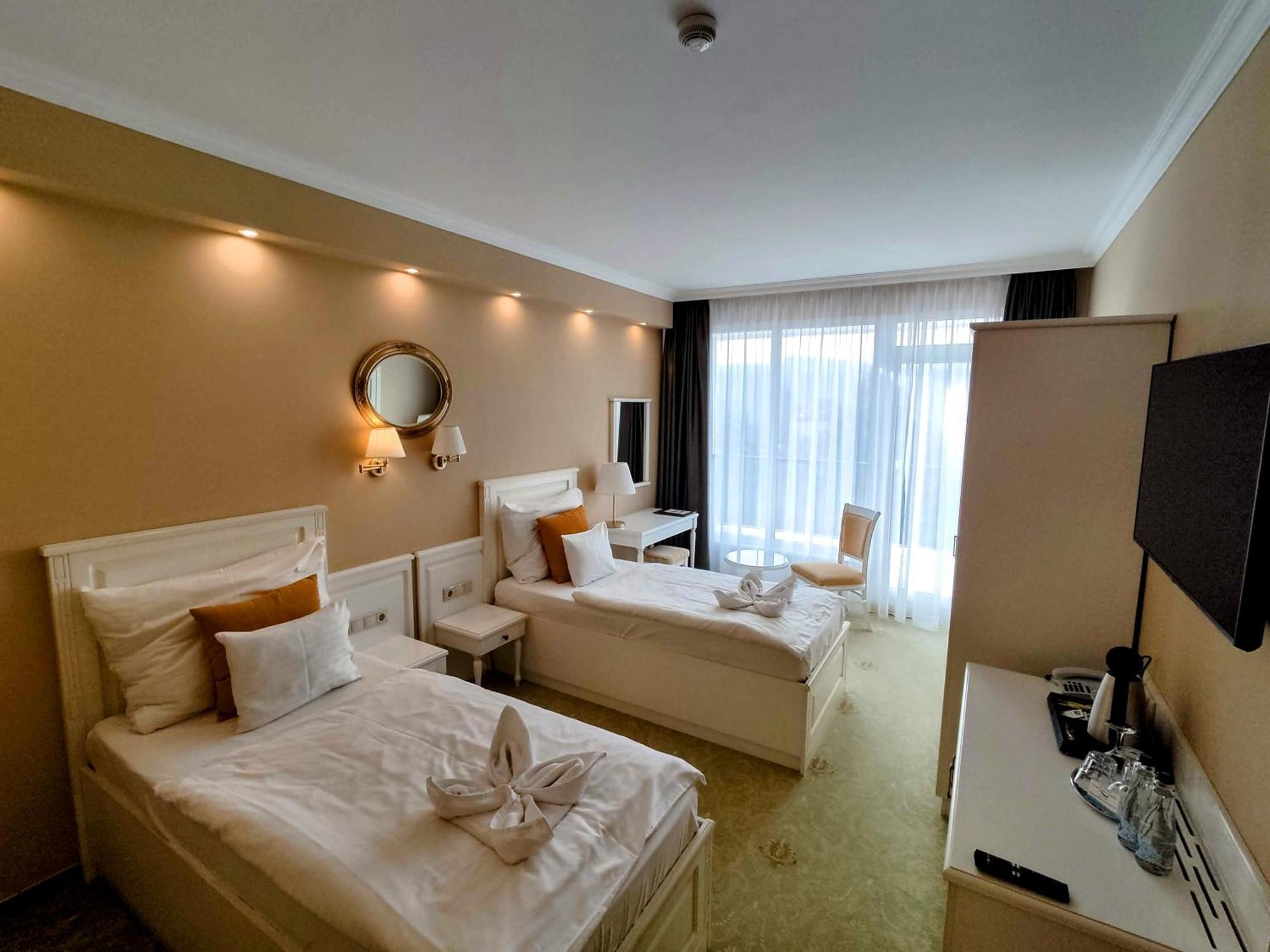 Calimbra Wellness Hotel Superior Miskolc Exteriör bild