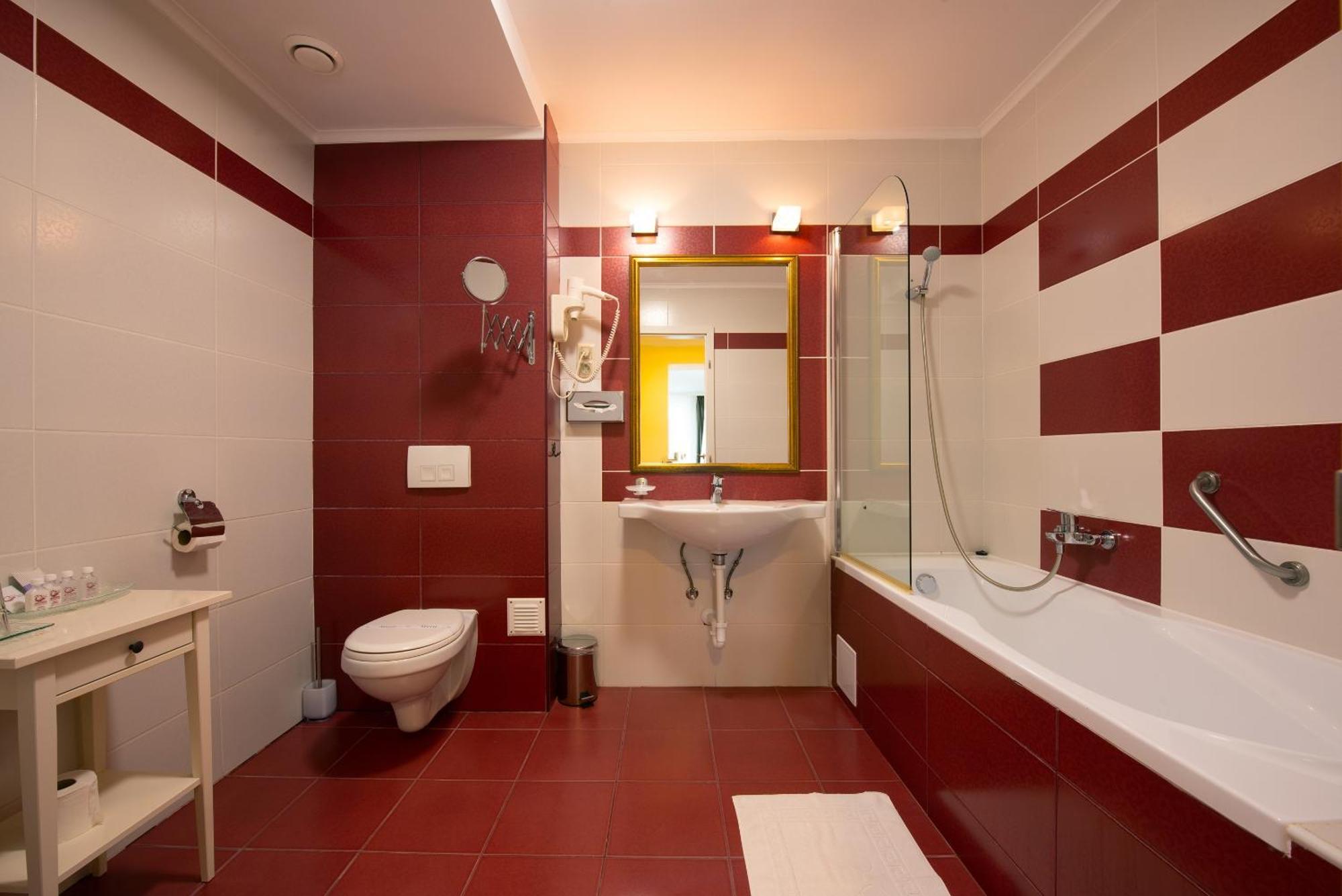 Calimbra Wellness Hotel Superior Miskolc Exteriör bild