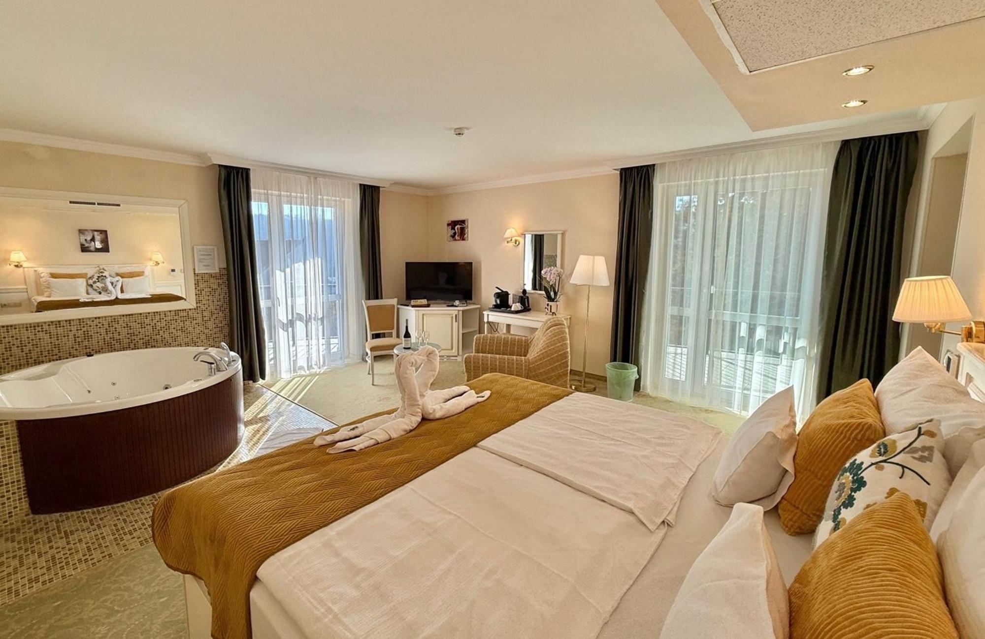 Calimbra Wellness Hotel Superior Miskolc Exteriör bild