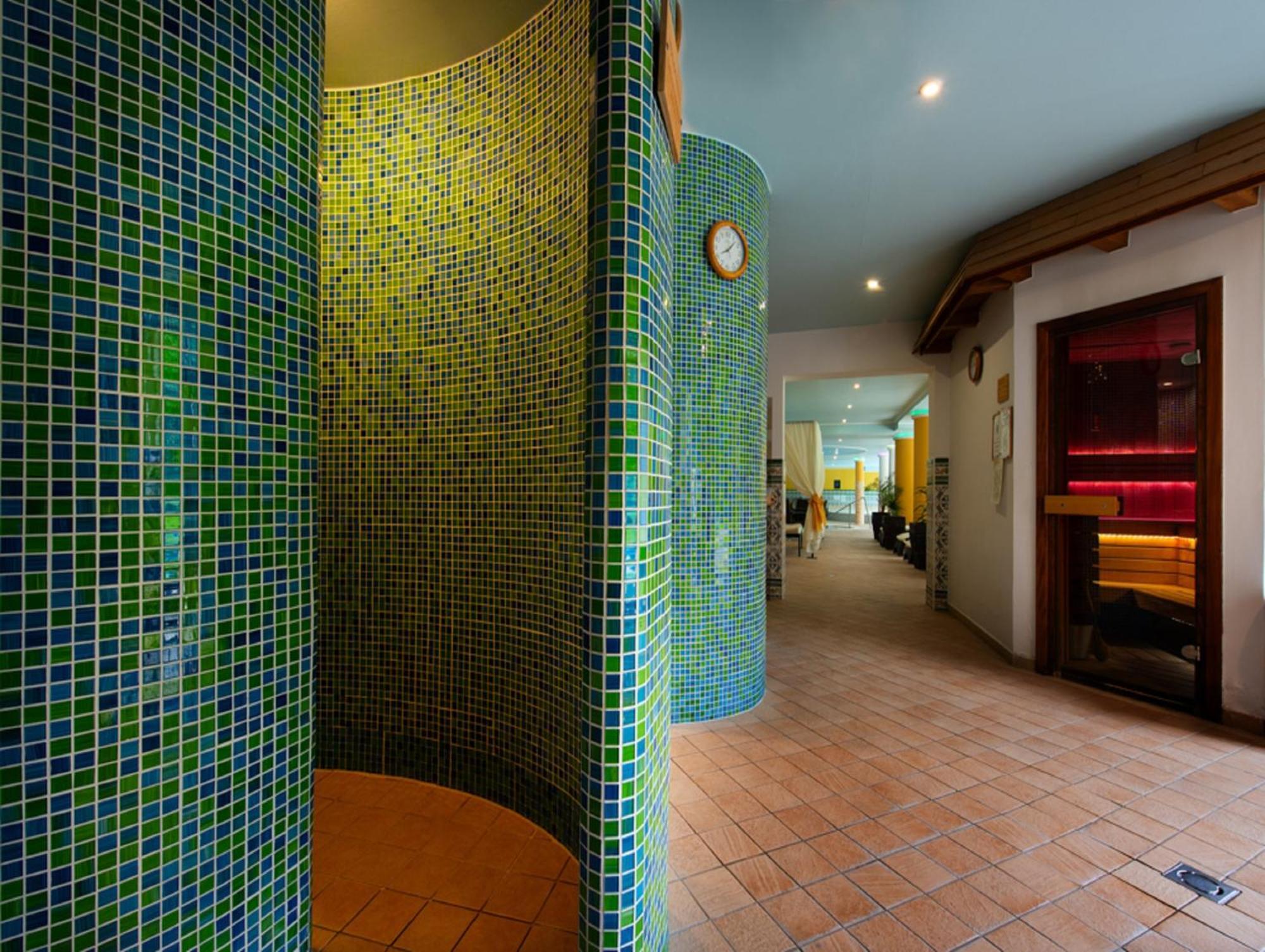 Calimbra Wellness Hotel Superior Miskolc Exteriör bild